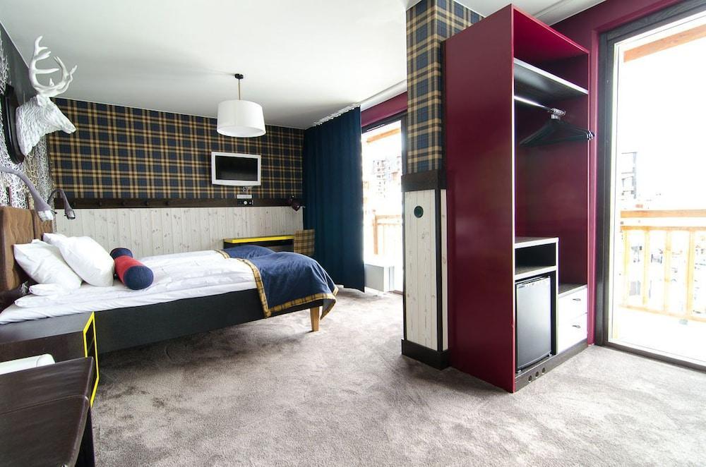 Langley Tango Hotel